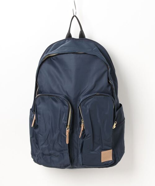 and it_(アンドイット)の「Legato Largo アクティブ撥水ナイロン 10ポケットリュック(バックパック/リュック・レディース・グレー/ブラック/ベージュ/ネイビー・FREE)」の4枚目の写真