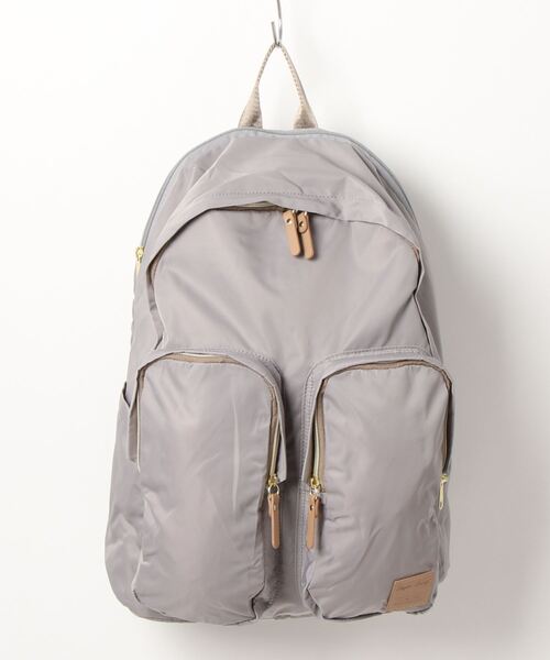 and it_(アンドイット)の「Legato Largo アクティブ撥水ナイロン 10ポケットリュック(バックパック/リュック・レディース・グレー/ブラック/ベージュ/ネイビー・FREE)」の3枚目の写真
