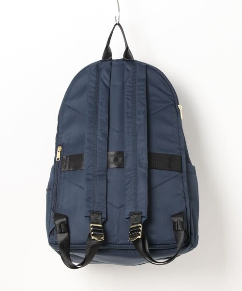 and it_(アンドイット)の「Legato Largo アクティブ撥水ナイロン 10ポケットリュック(バックパック/リュック・レディース・グレー/ブラック/ベージュ/ネイビー・FREE)」の5枚目の写真