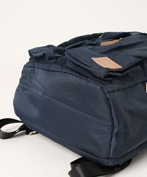 and it_(アンドイット)の「Legato Largo アクティブ撥水ナイロン 10ポケットリュック(バックパック/リュック・レディース・グレー/ブラック/ベージュ/ネイビー・FREE)」の6枚目の写真