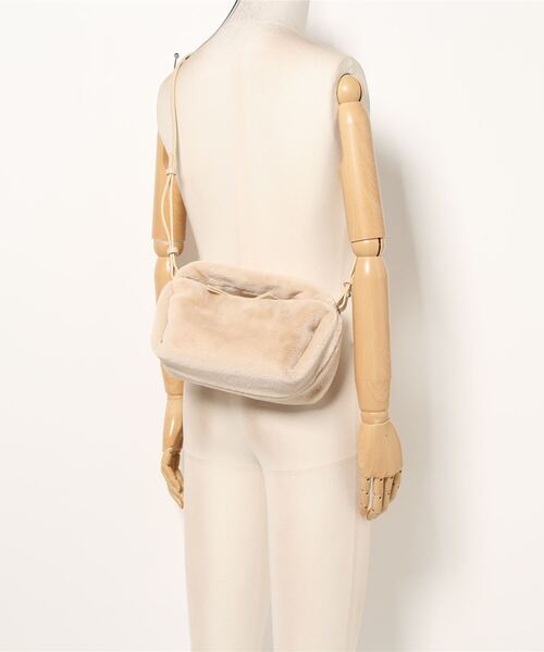 Jines（ジネス）の「フェイクファー・ワンハンドルバッグ（ハンドバッグ・レディース・アイボリー/チャコールグレー・FREE）」の16枚目の写真