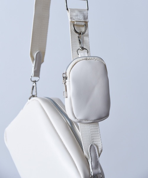 folka（フォルカ）の「3-11E28 ポーチ付き ミニ ショルダーバッグ（ショルダーバッグ・レディース・ブラック/ホワイト・ONESIZE）」の9枚目の写真