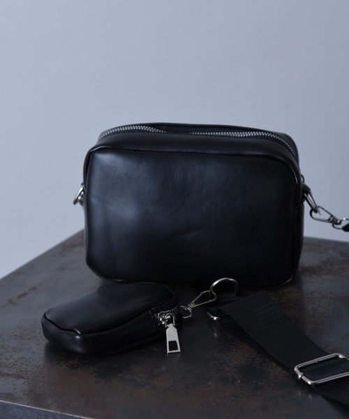 folka（フォルカ）の「3-11E28 ポーチ付き ミニ ショルダーバッグ（ショルダーバッグ・レディース・ブラック/ホワイト・ONESIZE）」の4枚目の写真