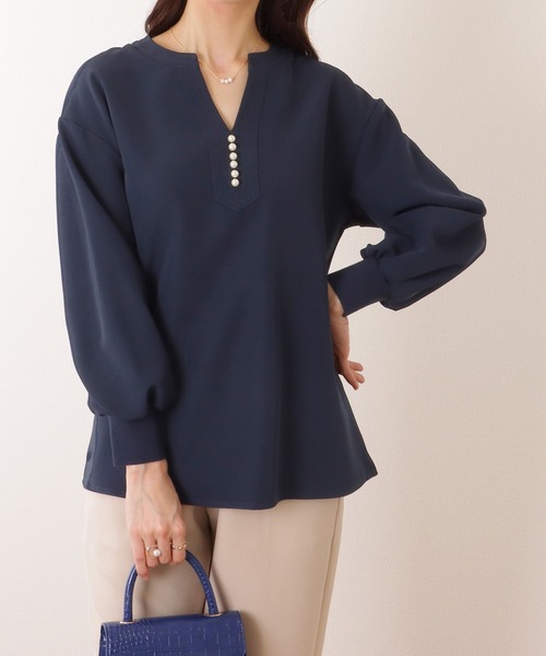 Lace Ladies(レースレディース)の「パール ボタン キーネック 長袖 ブラウス(シャツ/ブラウス・レディース・ベージュ/ネイビー/ブラック/アイボリー・S/FREE)」の4枚目の写真