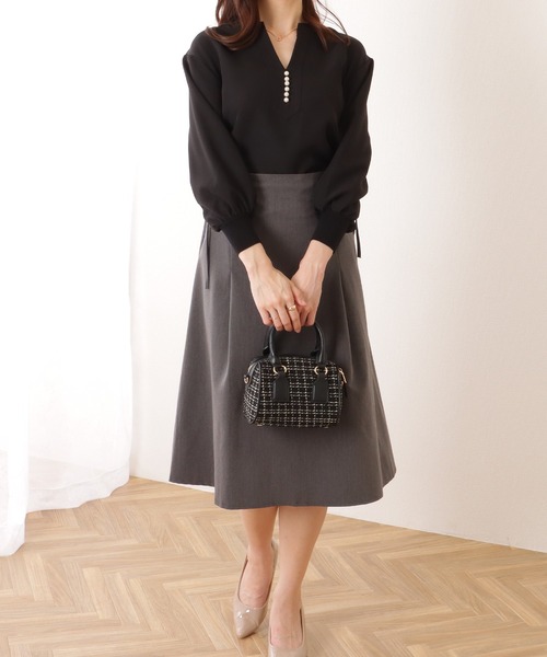 Lace Ladies(レースレディース)の「パール ボタン キーネック 長袖 ブラウス(シャツ/ブラウス・レディース・ベージュ/ネイビー/ブラック/アイボリー・S/FREE)」の6枚目の写真