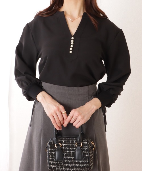 Lace Ladies(レースレディース)の「パール ボタン キーネック 長袖 ブラウス(シャツ/ブラウス・レディース・ベージュ/ネイビー/ブラック/アイボリー・S/FREE)」の7枚目の写真