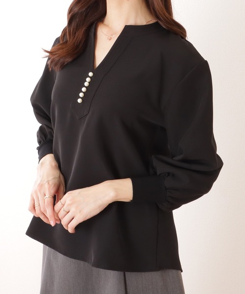 Lace Ladies(レースレディース)の「パール ボタン キーネック 長袖 ブラウス(シャツ/ブラウス・レディース・ベージュ/ネイビー/ブラック/アイボリー・S/FREE)」の9枚目の写真