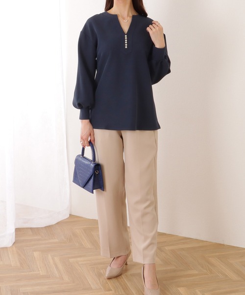 Lace Ladies(レースレディース)の「パール ボタン キーネック 長袖 ブラウス(シャツ/ブラウス・レディース・ベージュ/ネイビー/ブラック/アイボリー・S/FREE)」の11枚目の写真