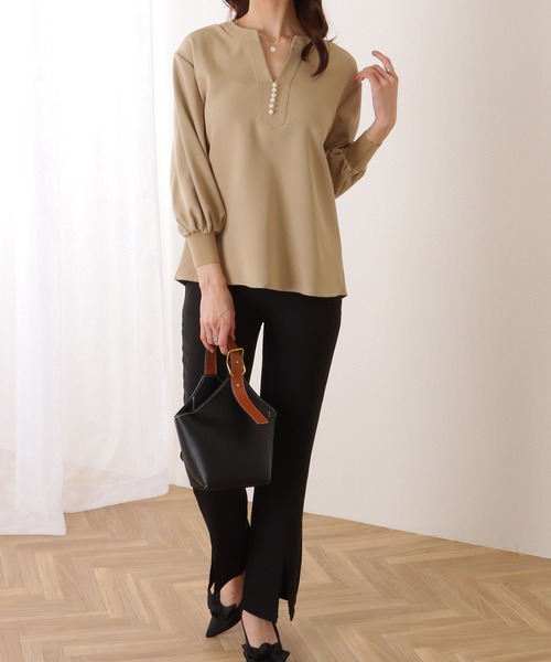 Lace Ladies(レースレディース)の「パール ボタン キーネック 長袖 ブラウス(シャツ/ブラウス・レディース・ベージュ/ネイビー/ブラック/アイボリー・S/FREE)」の16枚目の写真