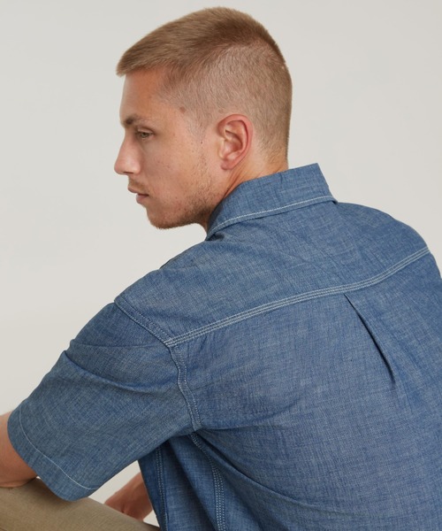 G-STAR(ジースター)の「DOUBLE POCKET RELAXED SHIRT/ショートスリーブデニムシャツ/シャンブレーシャツ(シャツ/ブラウス・メンズ・ダークインディゴブルー・SMALL/MEDIUM/LARGE/X-SMALL/X-LARGE)」の5枚目の写真