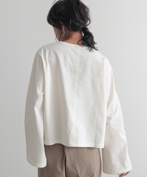 for/c(フォーシー)の「汗シミ防止フレアスリーブロンT【サスティナブル】(Tシャツ/カットソー・レディース・ホワイト/チャコールグレー/ブラック・L/M)」の9枚目の写真