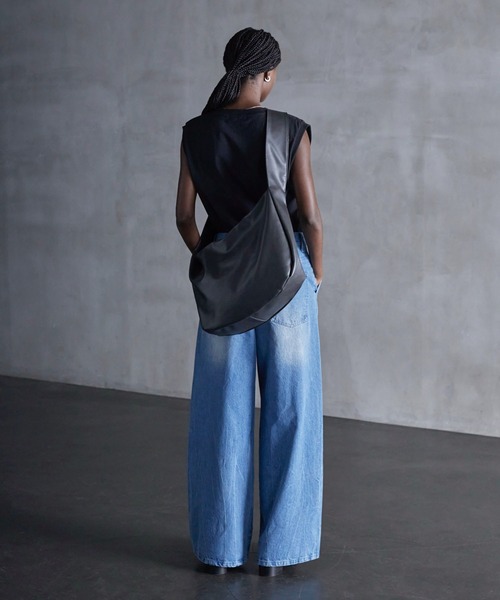 テックハーフムーンショルダーバッグ CALLNE ショルダーバッグ 「CALLNE」Tech Half Moon Shoulder