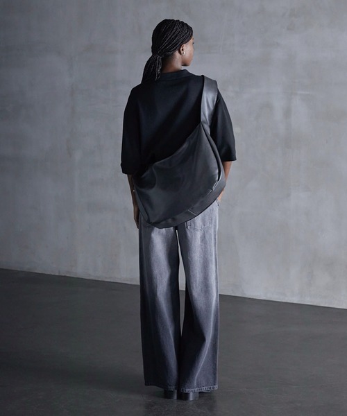 monde monde Classic Button Half Moon Nylon ショルダーバッグ monde monde】Classic Button Half Moon Nylon Bag_2colors
