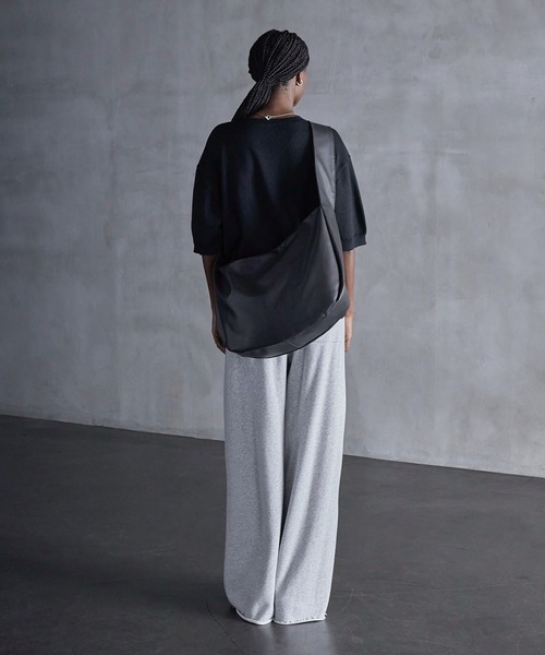 【CALLNE】テックハーフムーンショルダーバック CALLNE】Tech Half Moon Shoulder Bag / テックハーフムーン