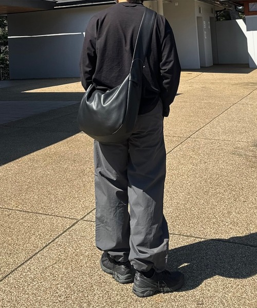 CALLNE（カルネ）の「【CALLNE】Tech Half Moon Shoulder Bag / テックハーフムーンショルダーバッグ（ショルダーバッグ・メンズ・ブラック系2/ブラック系1/ホワイト系1/グレー系1・FREE）」の14枚目の写真