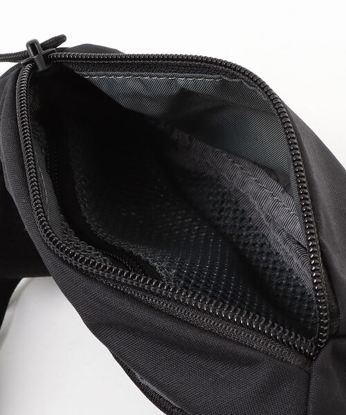 MYSTERY RANCH(ミステリーランチ)の「MYSTERY RANCH FORAGER HIP MINI ミステリーランチ フォーリッジャーヒップミニ ウエストポーチ(ボディバッグ/ウエストポーチ・メンズ・ブラック・FREE)」の4枚目の写真