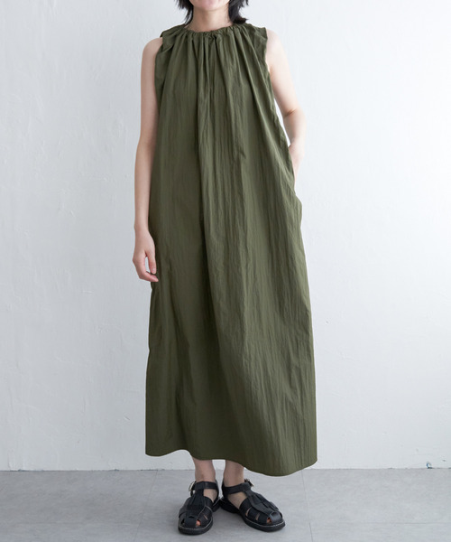 VENCEEXCHANGE（ヴァンスエクスチェンジ）の「ナイロンタフタ後ろリボンワンピース（ワンピース・レディース・ベージュ/ブラック/オフホワイト/グリーン系・FREE）」の16枚目の写真