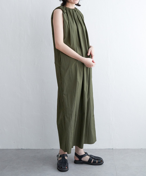 VENCEEXCHANGE（ヴァンスエクスチェンジ）の「ナイロンタフタ後ろリボンワンピース（ワンピース・レディース・ベージュ/ブラック/オフホワイト/グリーン系・FREE）」の18枚目の写真