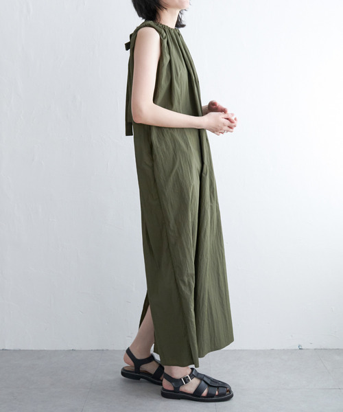 VENCEEXCHANGE（ヴァンスエクスチェンジ）の「ナイロンタフタ後ろリボンワンピース（ワンピース・レディース・ベージュ/ブラック/オフホワイト/グリーン系・FREE）」の5枚目の写真