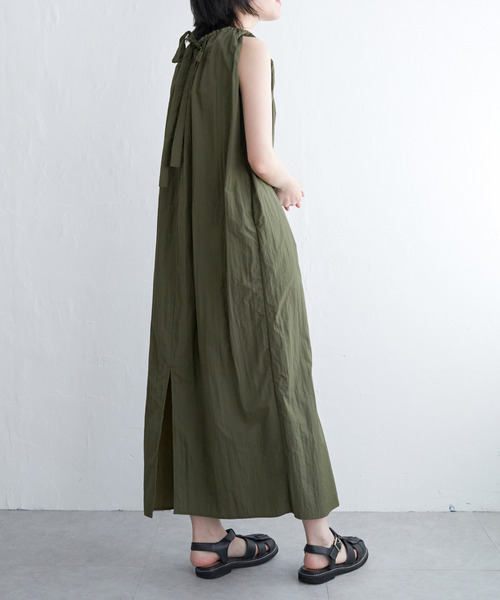 VENCEEXCHANGE（ヴァンスエクスチェンジ）の「ナイロンタフタ後ろリボンワンピース（ワンピース・レディース・ベージュ/ブラック/オフホワイト/グリーン系・FREE）」の6枚目の写真