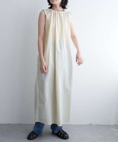 VENCEEXCHANGE（ヴァンスエクスチェンジ）の「ナイロンタフタ後ろリボンワンピース（ワンピース・レディース・ベージュ/ブラック/オフホワイト/グリーン系・FREE）」の8枚目の写真