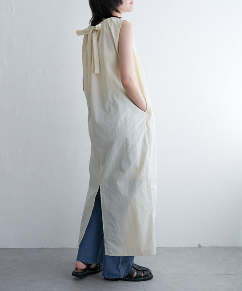 VENCEEXCHANGE（ヴァンスエクスチェンジ）の「ナイロンタフタ後ろリボンワンピース（ワンピース・レディース・ベージュ/ブラック/オフホワイト/グリーン系・FREE）」の9枚目の写真