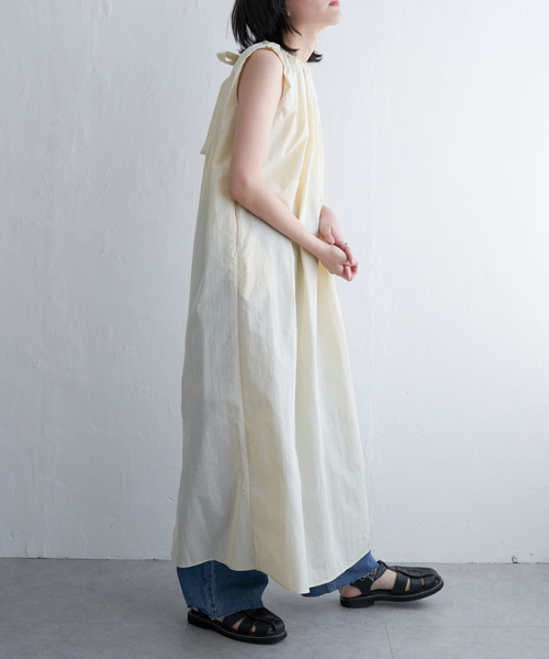 VENCEEXCHANGE（ヴァンスエクスチェンジ）の「ナイロンタフタ後ろリボンワンピース（ワンピース・レディース・ベージュ/ブラック/オフホワイト/グリーン系・FREE）」の13枚目の写真