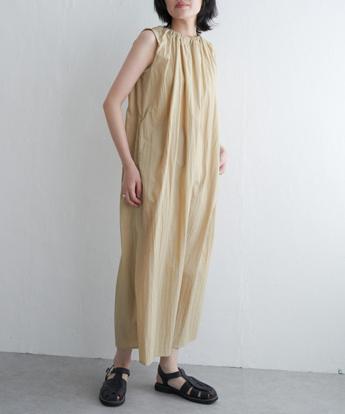 VENCEEXCHANGE（ヴァンスエクスチェンジ）の「ナイロンタフタ後ろリボンワンピース（ワンピース・レディース・ベージュ/ブラック/オフホワイト/グリーン系・FREE）」の15枚目の写真