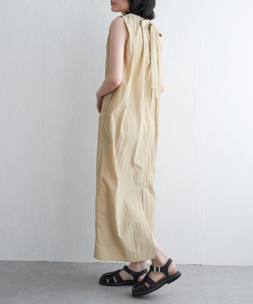 VENCEEXCHANGE（ヴァンスエクスチェンジ）の「ナイロンタフタ後ろリボンワンピース（ワンピース・レディース・ベージュ/ブラック/オフホワイト/グリーン系・FREE）」の21枚目の写真