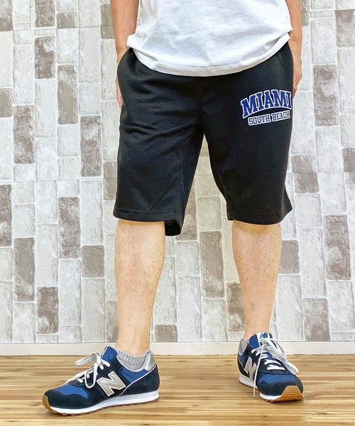 TopIsm(トップイズム)の「アメカジプリント ショートパンツ(スウェットパンツ・メンズ・ライトグレー系3/ライトグレー系2/ブラック系3/ライトグレー系1/ブラック系2/ブルー系1/ブルー系3/グリーン系2/ブルー系2/グリーン系3/グリーン系1/ブラック系1・LL/L/M)」の1枚目の写真