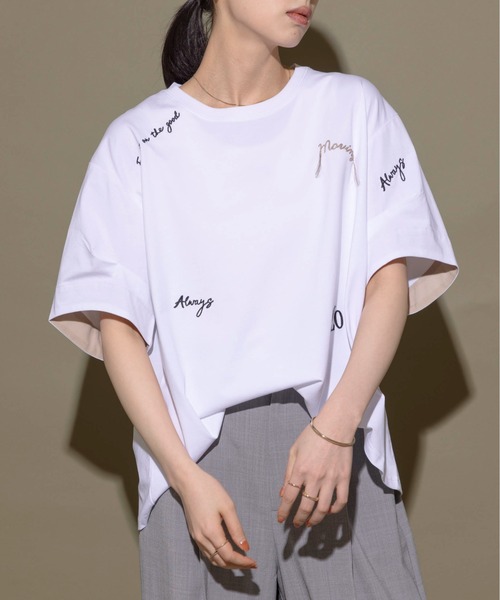 Eimee Law（エイミーロウ）の「チェーン刺繍ランダムロゴTシャツ（T