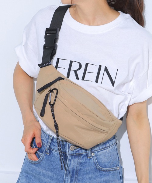 ALTROSE（アルトローズ）の「ミニ ボディバッグ 推し活 メンバーカラー ティム（ボディバッグ/ウエストポーチ・レディース・ピンク/グリーン/レッド/ベージュ/オレンジ/イエロー/パープル/ブラック/アイボリー/ブルー/シルバー・FREE）」の3枚目の写真