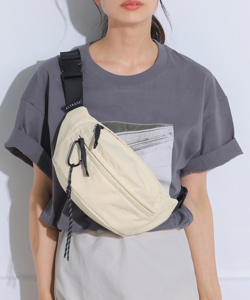 ALTROSE（アルトローズ）の「ミニ ボディバッグ 推し活 メンバーカラー ティム（ボディバッグ/ウエストポーチ・レディース・ピンク/グリーン/レッド/ベージュ/オレンジ/イエロー/パープル/ブラック/アイボリー/ブルー/シルバー・FREE）」の2枚目の写真