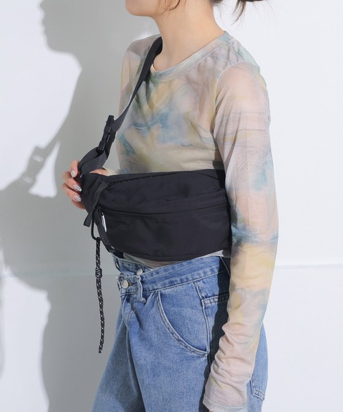 ALTROSE（アルトローズ）の「ミニ ボディバッグ 推し活 メンバーカラー ティム（ボディバッグ/ウエストポーチ・レディース・ピンク/グリーン/レッド/ベージュ/オレンジ/イエロー/パープル/ブラック/アイボリー/ブルー/シルバー・FREE）」の13枚目の写真