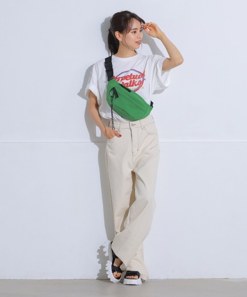 ALTROSE（アルトローズ）の「ミニ ボディバッグ 推し活 メンバーカラー ティム（ボディバッグ/ウエストポーチ・レディース・ピンク/グリーン/レッド/ベージュ/オレンジ/イエロー/パープル/ブラック/アイボリー/ブルー/シルバー・FREE）」の15枚目の写真