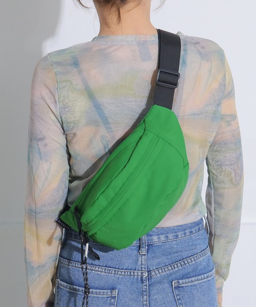 ALTROSE（アルトローズ）の「ミニ ボディバッグ 推し活 メンバーカラー ティム（ボディバッグ/ウエストポーチ・レディース・ピンク/グリーン/レッド/ベージュ/オレンジ/イエロー/パープル/ブラック/アイボリー/ブルー/シルバー・FREE）」の20枚目の写真