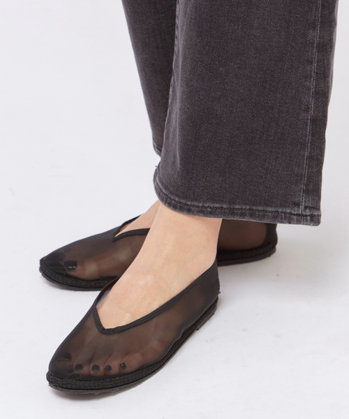 drogheria Crivellini（ドロゲリアクリベリーニ）の「【drogheria crivellini /ドロゲリア・クリベリーニ】tulle flat shoes（その他シューズ・レディース・ブラック・38/36/35/37）」の4枚目の写真