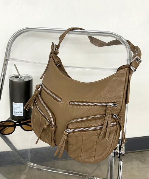 non-hedge(ノンヘッジ)の「ハーフムーン多ポケットショルダーバッグ(ショルダーバッグ・レディース・シルバーグレー/ブラック/ホワイト/ブラウン/シルバー/レッド・FREE)」の4枚目の写真