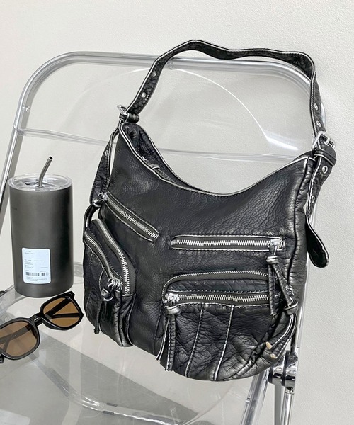 non-hedge(ノンヘッジ)の「ハーフムーン多ポケットショルダーバッグ(ショルダーバッグ・レディース・シルバーグレー/ブラック/ホワイト/ブラウン/シルバー/レッド・FREE)」の1枚目の写真