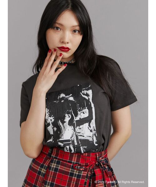 jouetie(ジュエティ)の「【JANIS】Distressed photo print t-shirts【コラボ】(Tシャツ/カットソー・レディース・レッド/ピンク/ブラック/オフホワイト・MEDIUM)」の1枚目の写真