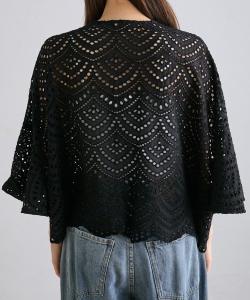 PUAL CE CIN（ピュアルセシン）の「スカラップレースフレアスリーブブラウス（シャツ/ブラウス・レディース・オフホワイト/ブラック・FREE）」の21枚目の写真