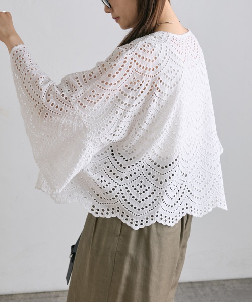 PUAL CE CIN（ピュアルセシン）の「スカラップレースフレアスリーブブラウス（シャツ/ブラウス・レディース・オフホワイト/ブラック・FREE）」の5枚目の写真