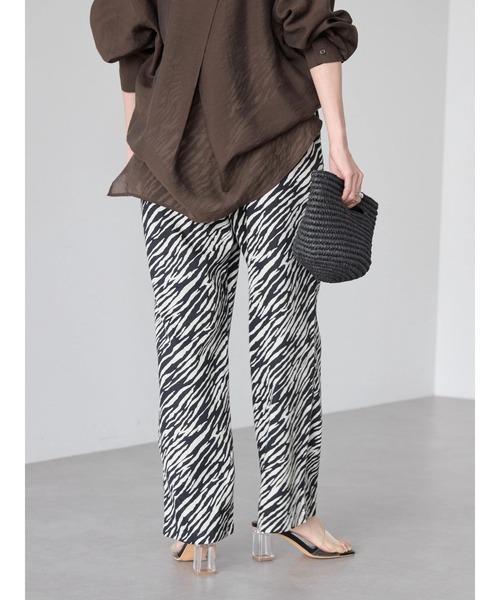 AMERICAN HOLIC(アメリカンホリック)の「ゼブラプリントリラックスパンツ(その他パンツ・レディース・ブラック・S/M/L)」の4枚目の写真