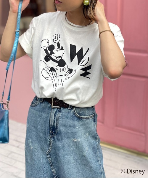 Disney（ディズニー）の「【Disney(ディズニー)】別注 ミッキーマウス / WOWプリント半袖Tシャツ（Tシャツ/カットソー・レディース・ベージュ/ホワイト×ピンク/ホワイト×ブラック/オートミール・MEDIUM/LARGE）」の8枚目の写真