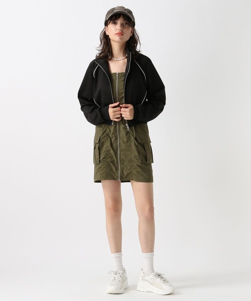 FOREVER 21（フォーエバー トゥエンティーワン）の「【2024FW】ポイントライントラックジャケット（ブルゾン・レディース・グレー/ネイビー/ブラック/レッド・FREE）」の17枚目の写真