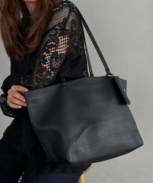 MYMOOD.（マイムード）の「【A4収納可能/大容量】合成皮革 小物入れ付き PUトートバッグ（トートバッグ・レディース・アイボリー/ブラック/ダークブラウン・FREE）」の3枚目の写真