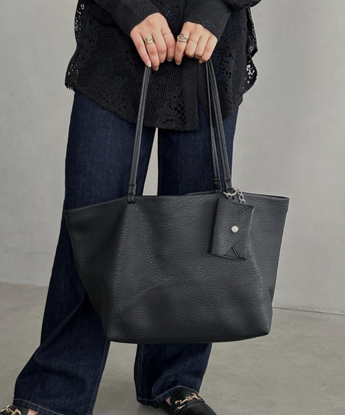 MYMOOD.（マイムード）の「【A4収納可能/大容量】合成皮革 小物入れ付き PUトートバッグ（トートバッグ・レディース・アイボリー/ブラック/ダークブラウン・FREE）」の15枚目の写真