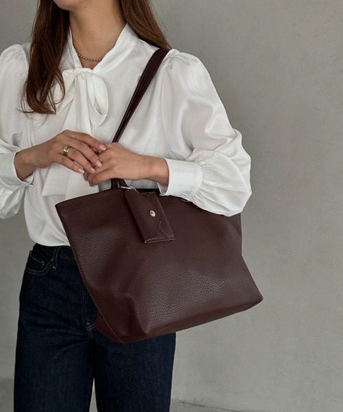 MYMOOD.（マイムード）の「【A4収納可能/大容量】合成皮革 小物入れ付き PUトートバッグ（トートバッグ・レディース・アイボリー/ブラック/ダークブラウン・FREE）」の20枚目の写真