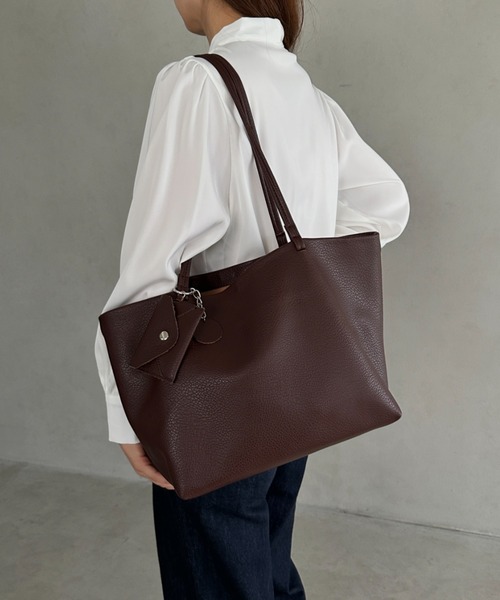 MYMOOD.（マイムード）の「【A4収納可能/大容量】合成皮革 小物入れ付き PUトートバッグ（トートバッグ・レディース・アイボリー/ブラック/ダークブラウン・FREE）」の21枚目の写真