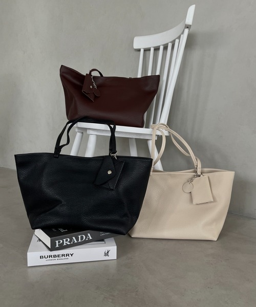 MYMOOD.（マイムード）の「【A4収納可能/大容量】合成皮革 小物入れ付き PUトートバッグ（トートバッグ・レディース・アイボリー/ブラック/ダークブラウン・FREE）」の4枚目の写真